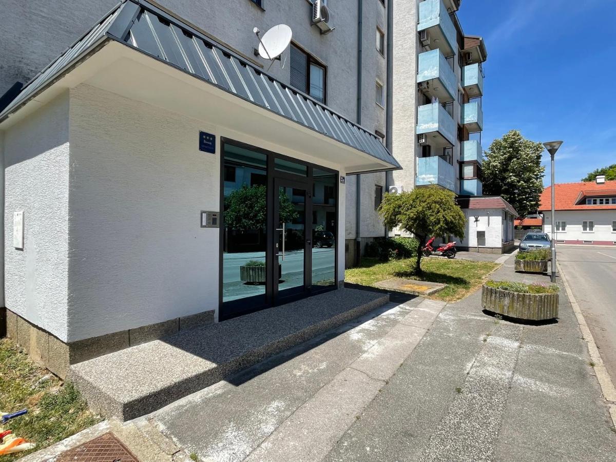 Dis Apartment Varaždin Exterior foto